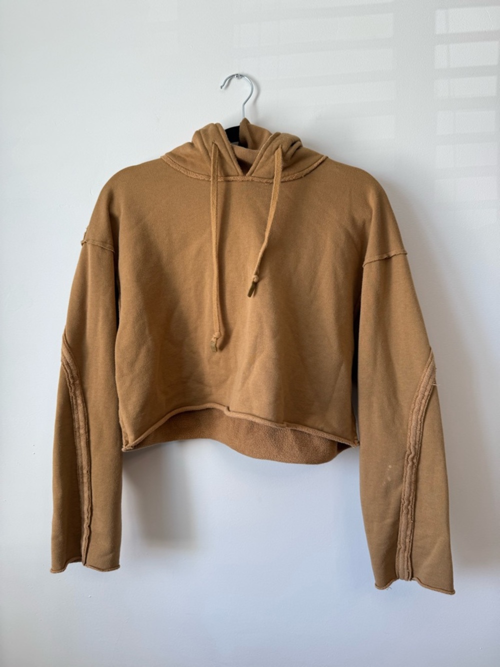 ALO Yoga Cropped Hoodie in Camel Brown